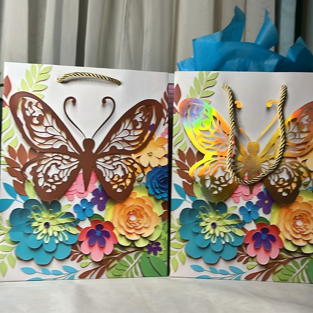 Pick (1) Beautiful Reusable Gift Bag - Picture 3 of 6